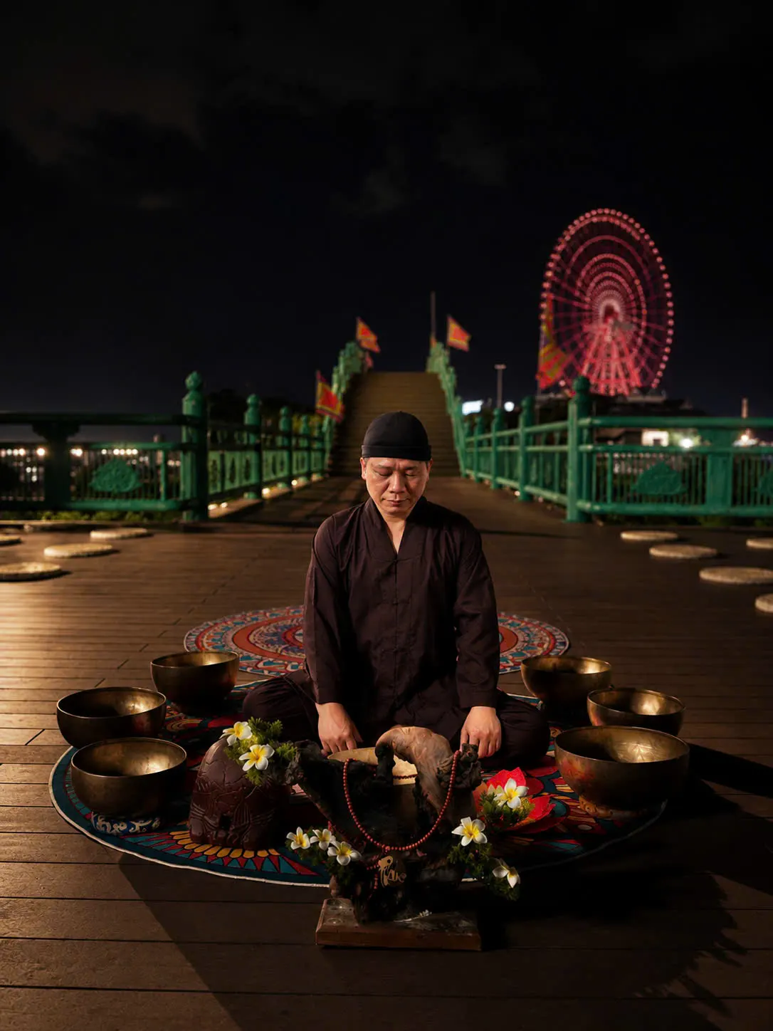 Thầy Hà Bồ Đề thiền chuông xoay